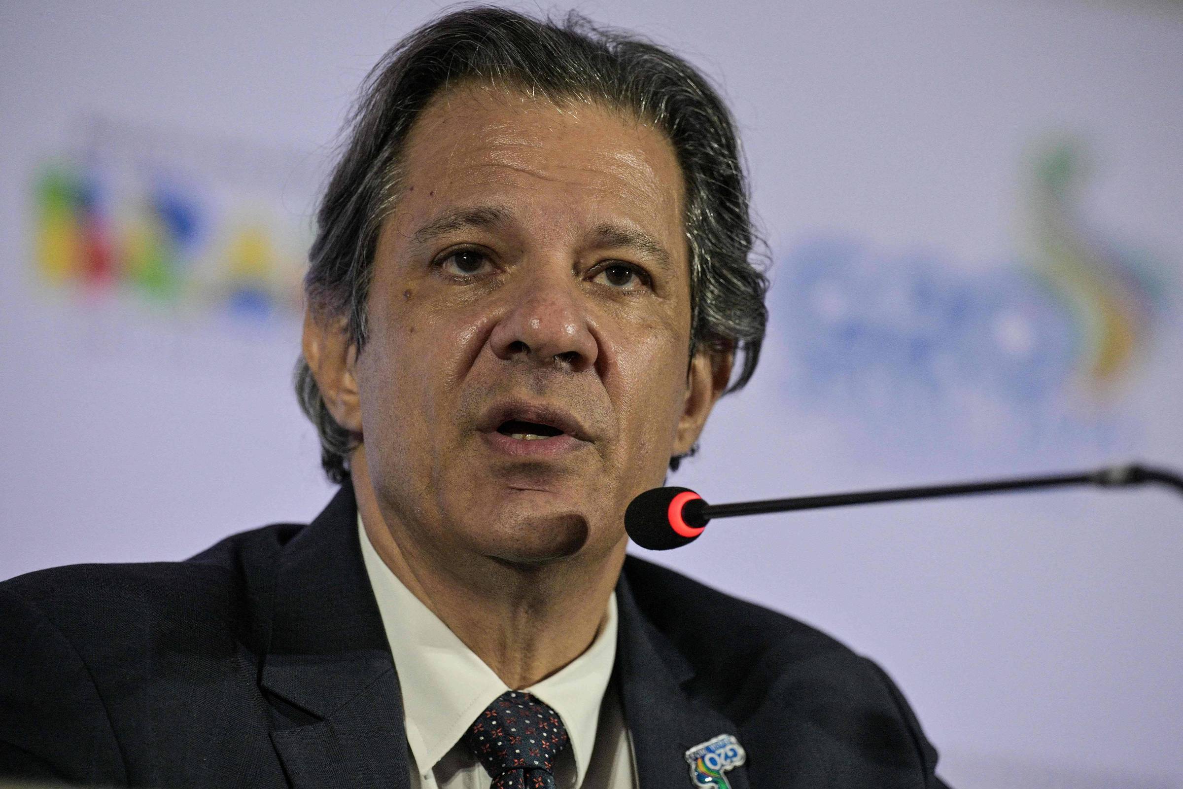 Governo busca fechar brechas fiscais para investidores estrangeiros no Brasil